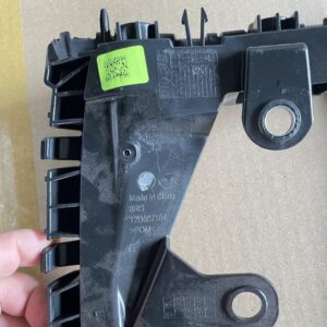 12D 807 183 12D 807 184 前杠支架适用于大众ID6