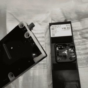 1EA 035 741 F 发送和接收单元用于车辆通信 适用于大众ID4 ID7