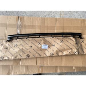 4H0 807 679 下中网格栅适用于奥迪 A8