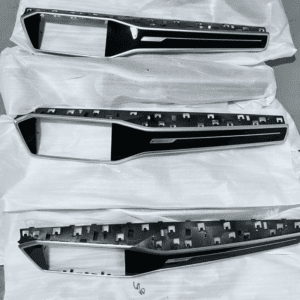 4KG 857 200 仪表台装饰条适用于奥迪A7L