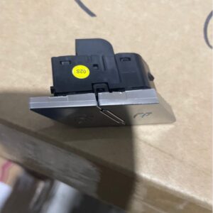 4KG959766 3Q7 4KG959766 后座椅调节开关 适用于奥迪A7L