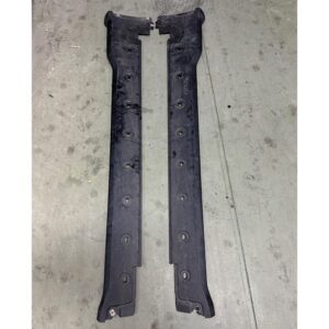 992854885  992854886 下裙边适用于保时捷