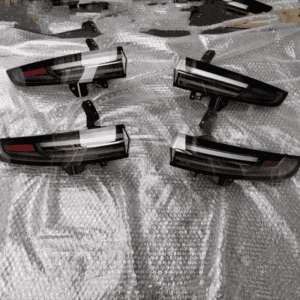 X01-41330012 X01-41330011 理想L9尾灯